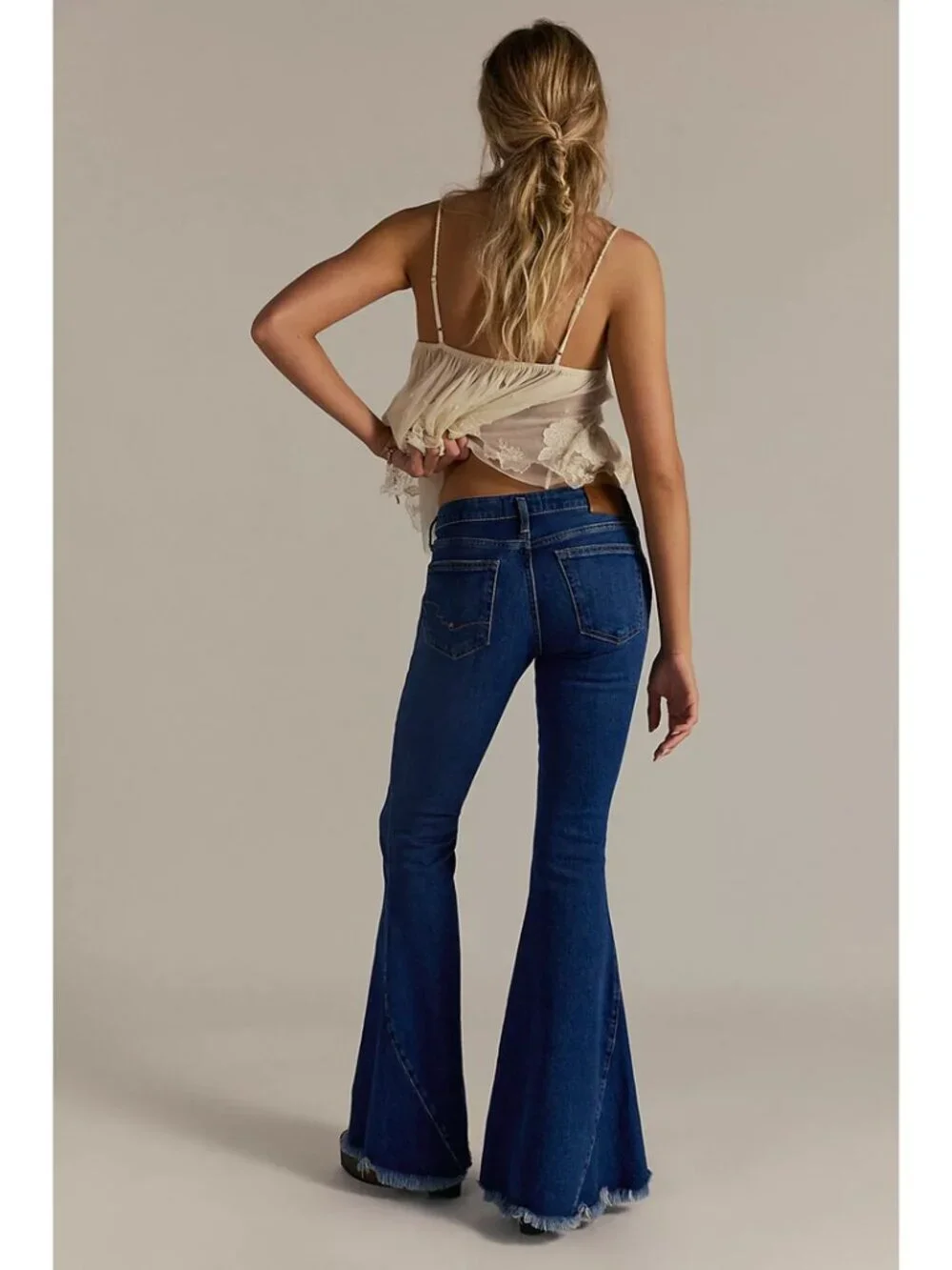 FREE PEOPLE Emre Low-Rise Flare Jeans in Daisy Blue Size US 28 NWT